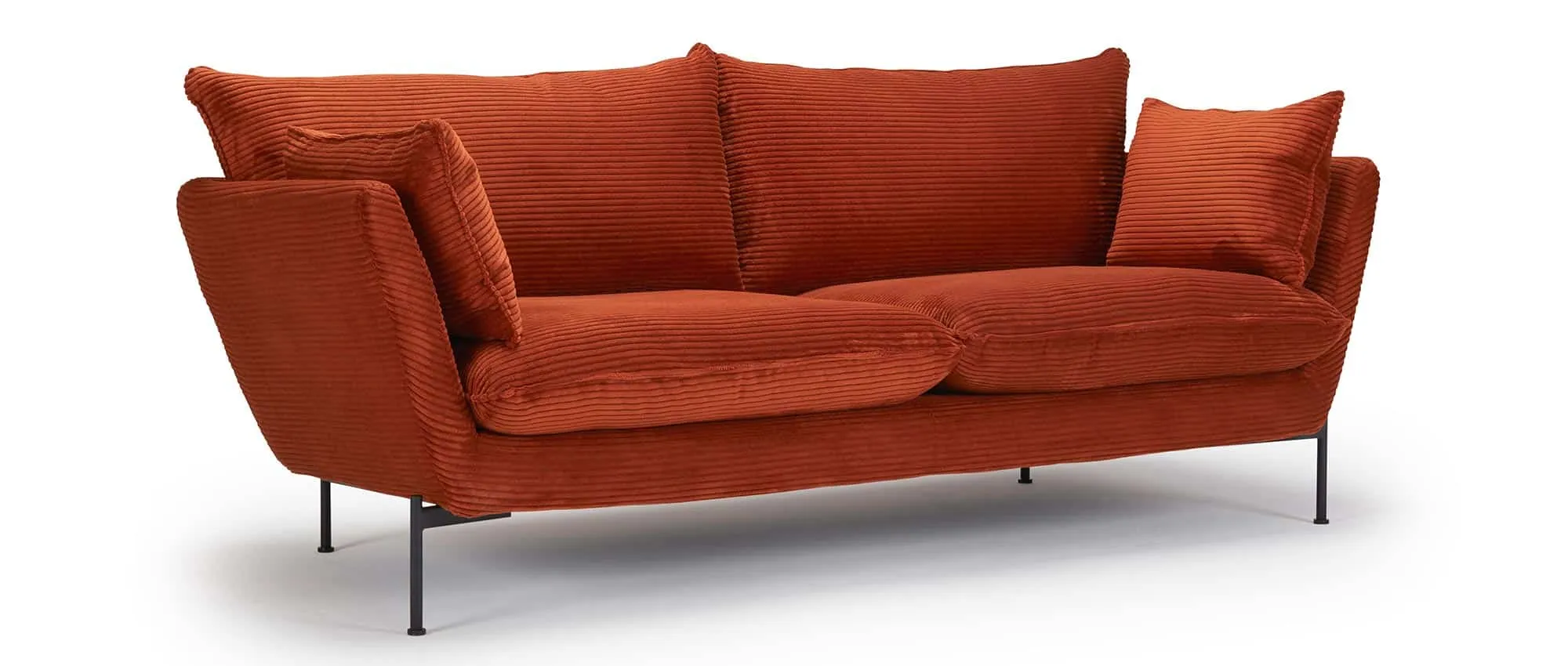 Das FALUN 2-Sitzer Designer Sofa mit schwarzen Metallfüßen im Stoff Cord - Burnt Orange (595)