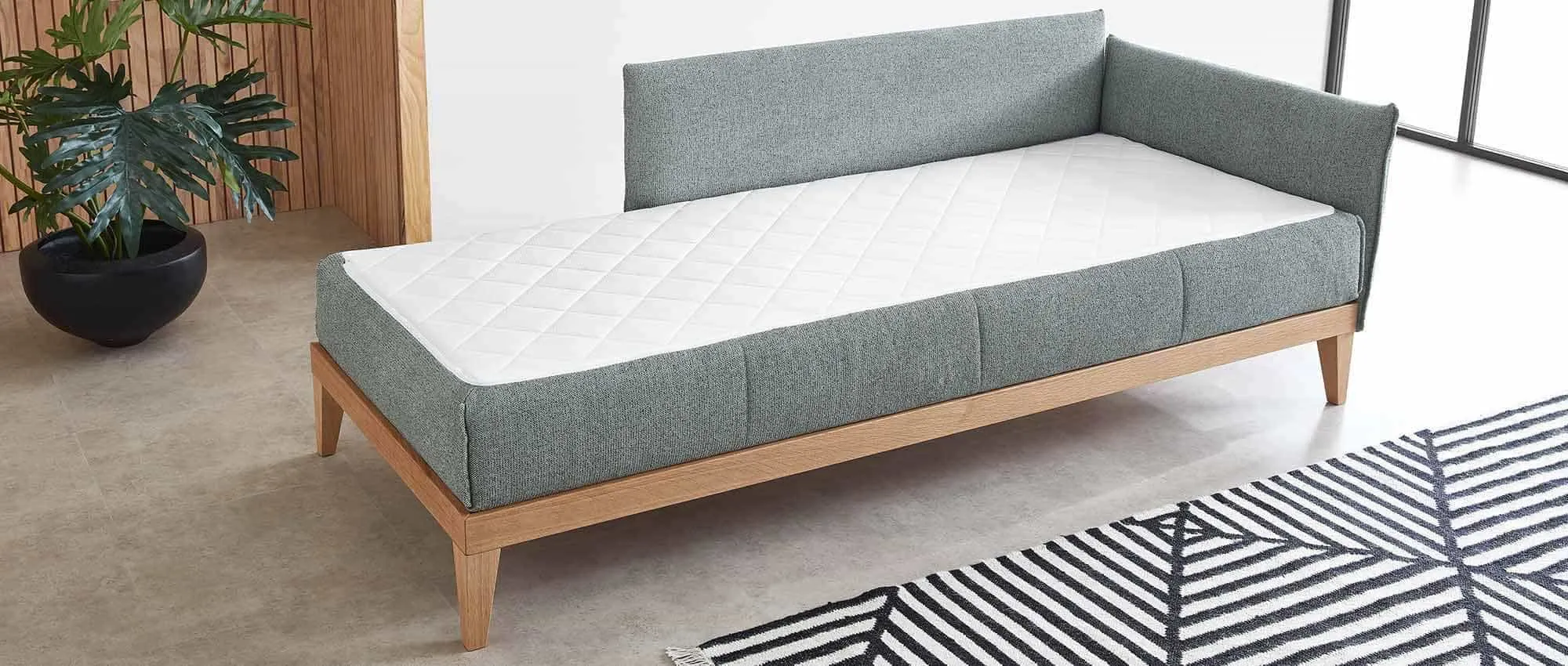 Beim LINDAU DELUXE Einzelbett als Recamiere haben Sie eine Liegefläche von ca. 80x200 cm