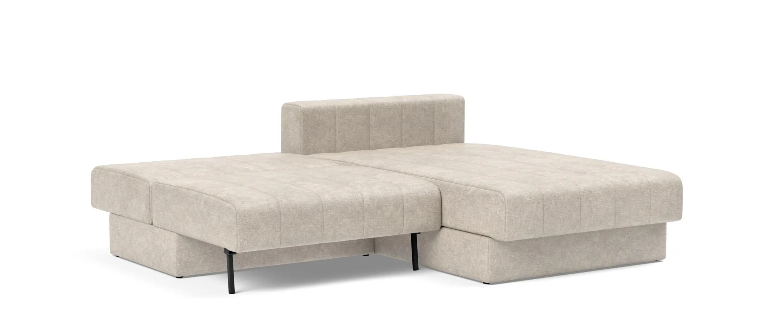 Ausgeklappt bietet das AKELLO LOUNGER Eckschlafsofa eine Liegefläche von ca. 140x200 cm