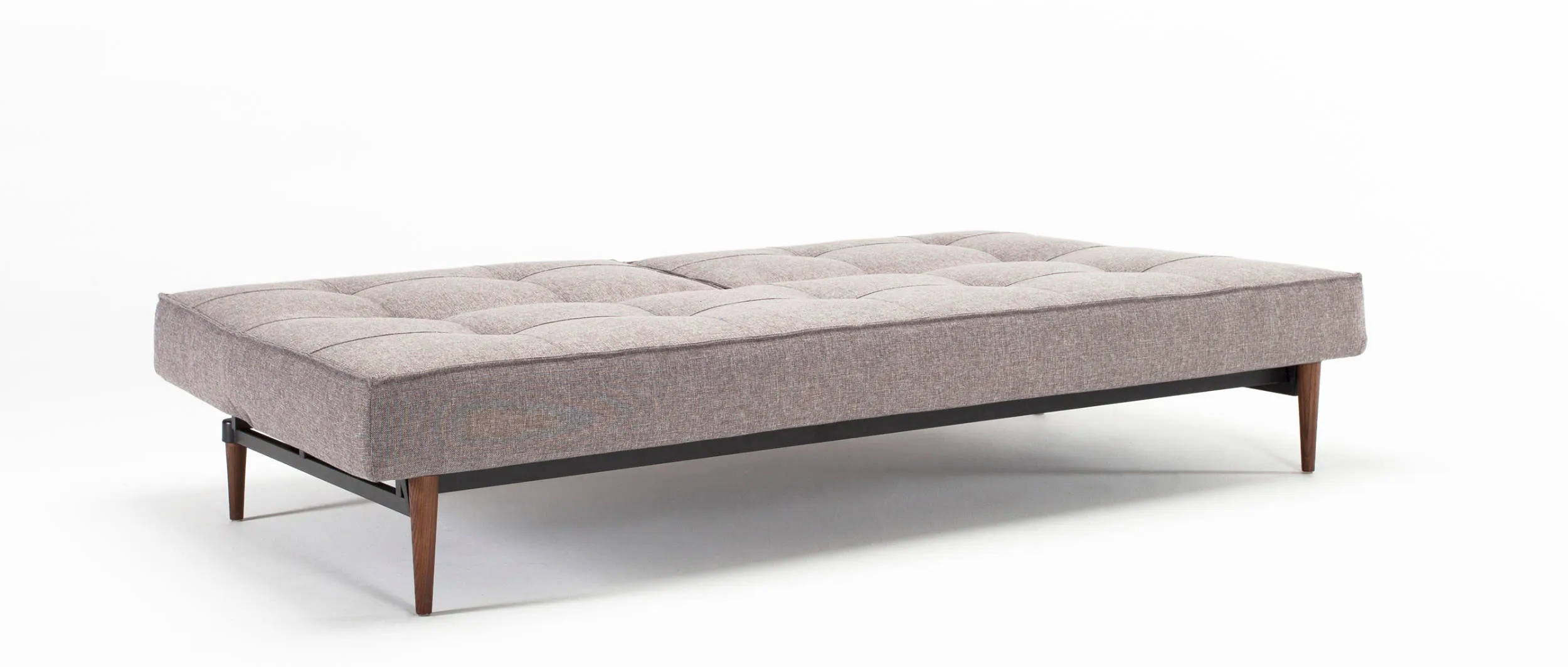 Das SPLITBACK Schlafsofa mit der Liegefläche von ca. 110x200 cm bietet bis zu zwei Personen Platz zum Schlafen