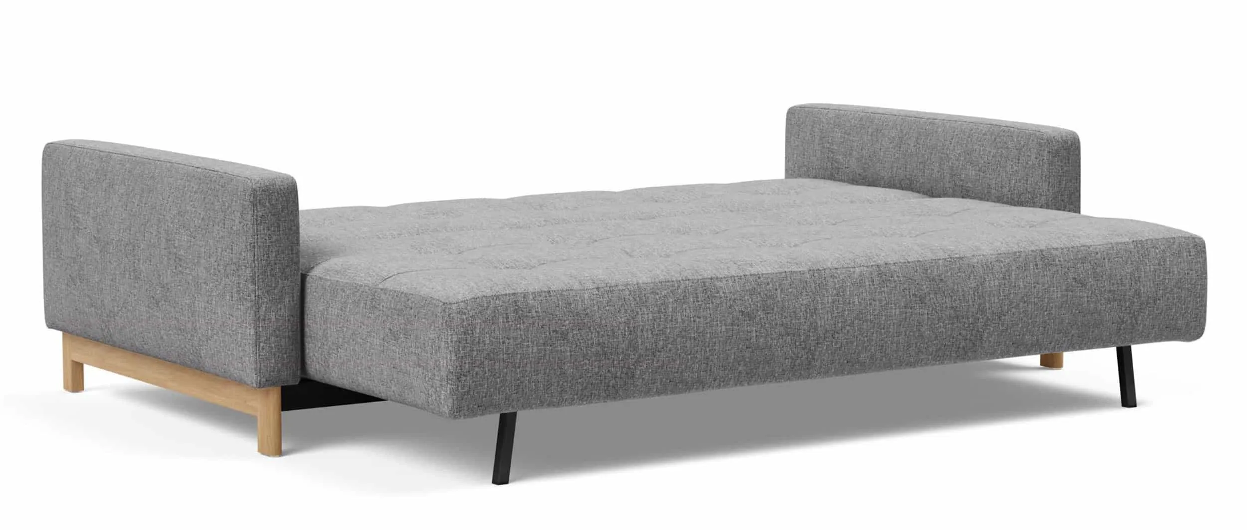 Die Liegefläche des skandinavischen Schlafsofas PYXIS D.E.L. beträgt im ausgeklappten Zustand ca. 155x200 cm