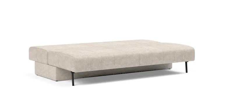 Ausgeklappt bietet das AKELLO Schlafsofa eine Liegefläche von ca. 140x200 cm