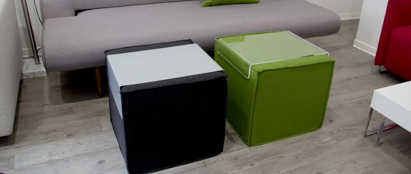 Links SPACE Tablett aus Alu - rechts aus Plexiglas, auch im Shop erhältlich