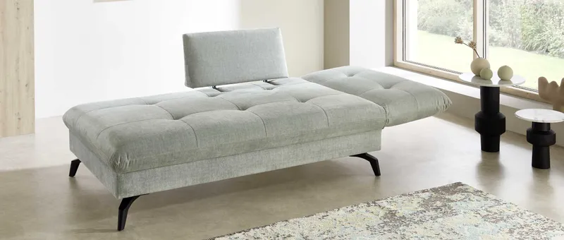 Durch das Umklappen der Lehne erhalten Sie eine Liegefläche von 90x210 cm