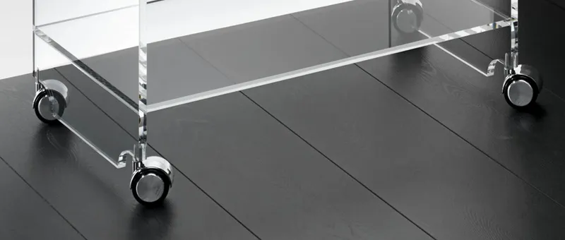 Durch die Rollen ist der Tisch WIEN besonders flexibel