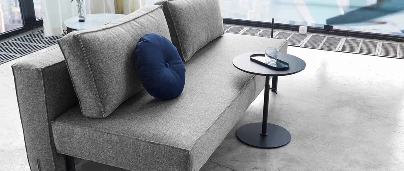 Durch sein zeitloses Design ist der Beistelltisch KIFFA die perfekte Ergänzung für Ihre Innovation Sofas