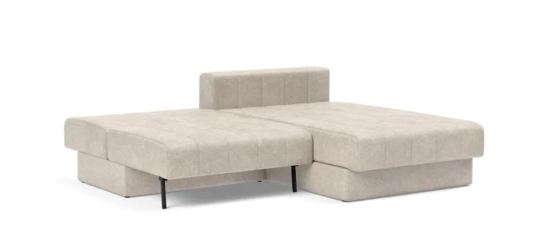 Ausgeklappt bietet das AKELLO LOUNGER Eckschlafsofa eine Liegefläche von ca. 140x200 cm