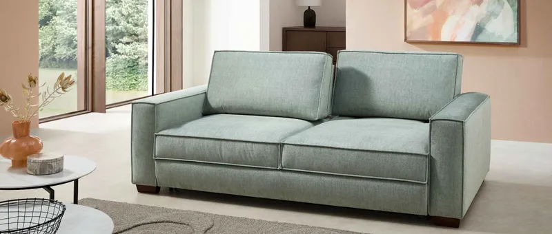 Das KONSTANZ DELUXE Schlafsofa verfügt über verstellbare Rückenlehnen und breite Armlehnen