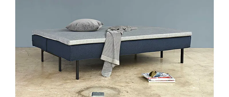 Das Schlafsofa SLY mit TOPPER DICK - MATRATZENAUFLAGE