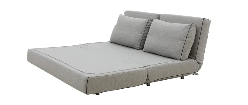 Die geteilte Rückenlehne des CITY Sofas ist mithilfe des Klickbeschlags unabhängig voneinander in mehreren Stufen einstellbar