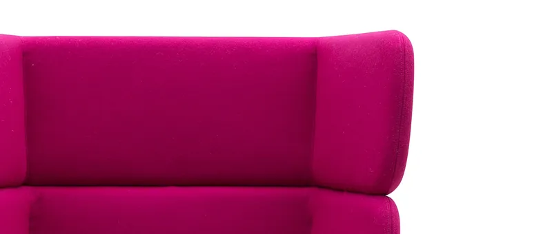 Das BASKET Sofa besticht mit seinem flexiblen Design, welches eine Höhenverstellung für den Rücken zulässt