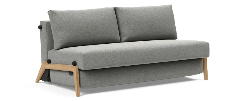 CUBED DELUXE Schlafsofa im Stoff Mahoga Dove Grey (853) und mit hellen Eichenholzfüßen