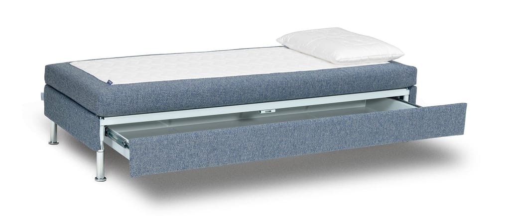 Für die Nutzung als Bett kann die Matratze umgedreht werden