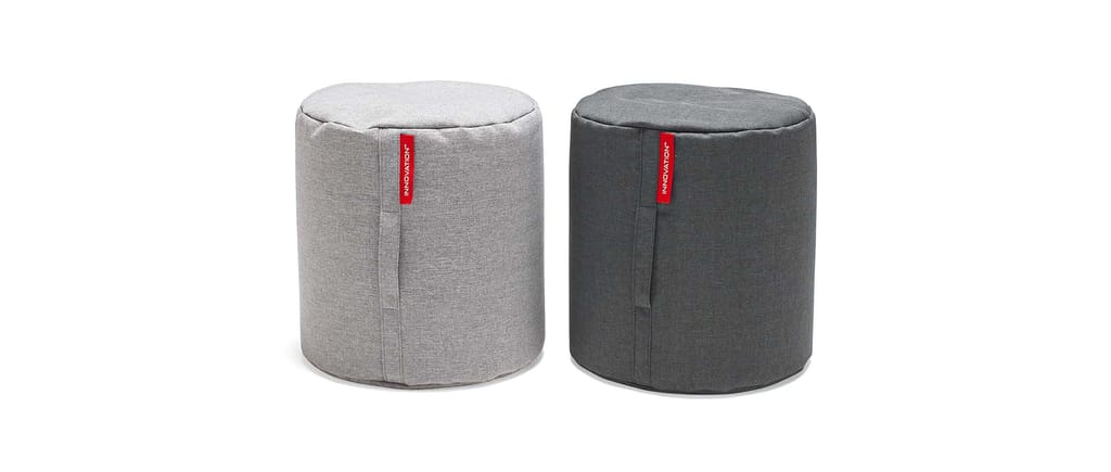 Der BUTT Sitzhocker von Innovation besitzt eine praktische Größe