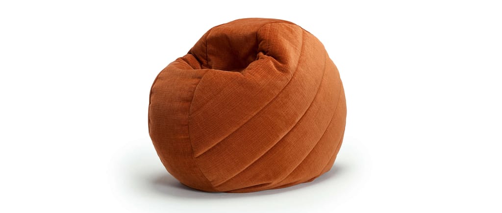 Der SHUFFLEPUCK QUILTUS Sitzsack von Innovation im skandinavischen Design mit hohem Lounge-Komfort