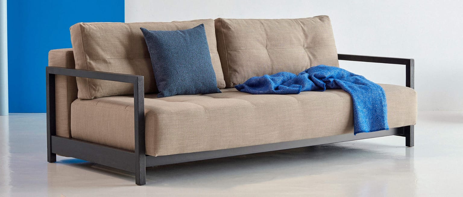 BIFROST Sofa mit DAPPER Kissen