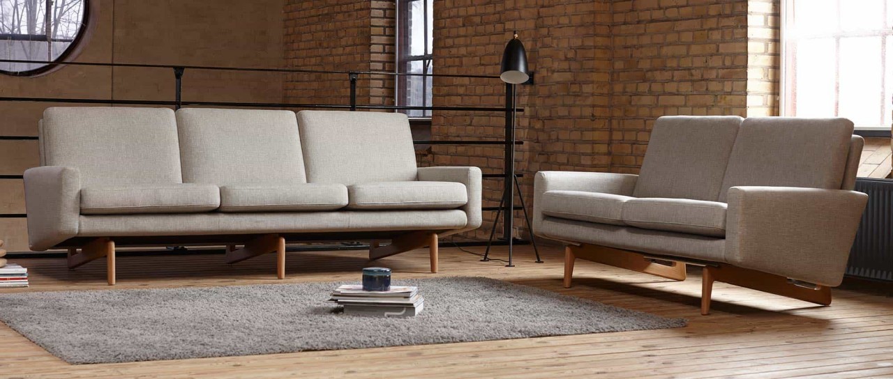 KOPENHAGEN 3-Sitzer Designer Sofa mit Polsterarmlehnen und Holzfüßen