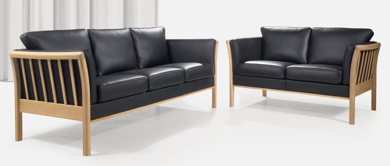 STOCKHOLM 2-Sitzer Designer Sofa mit Holzarmlehnen