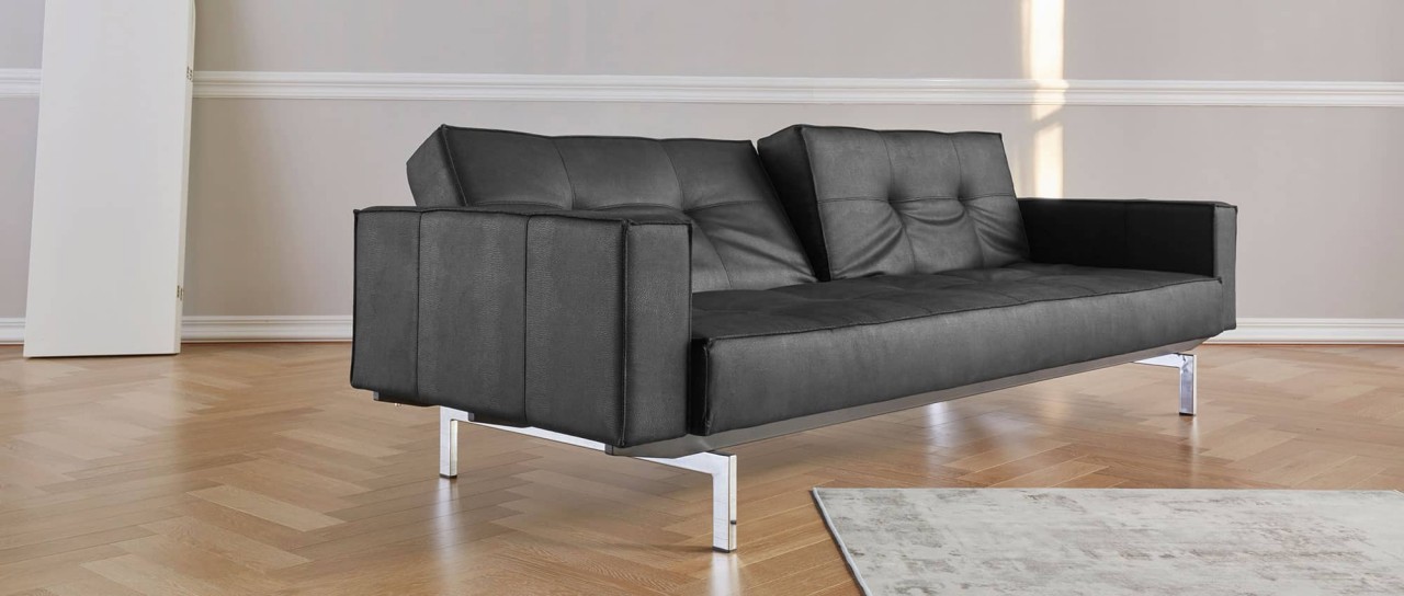 Schlafsofa SPLITBACK mit Armlehnen von Innovation | Sofas & Couches