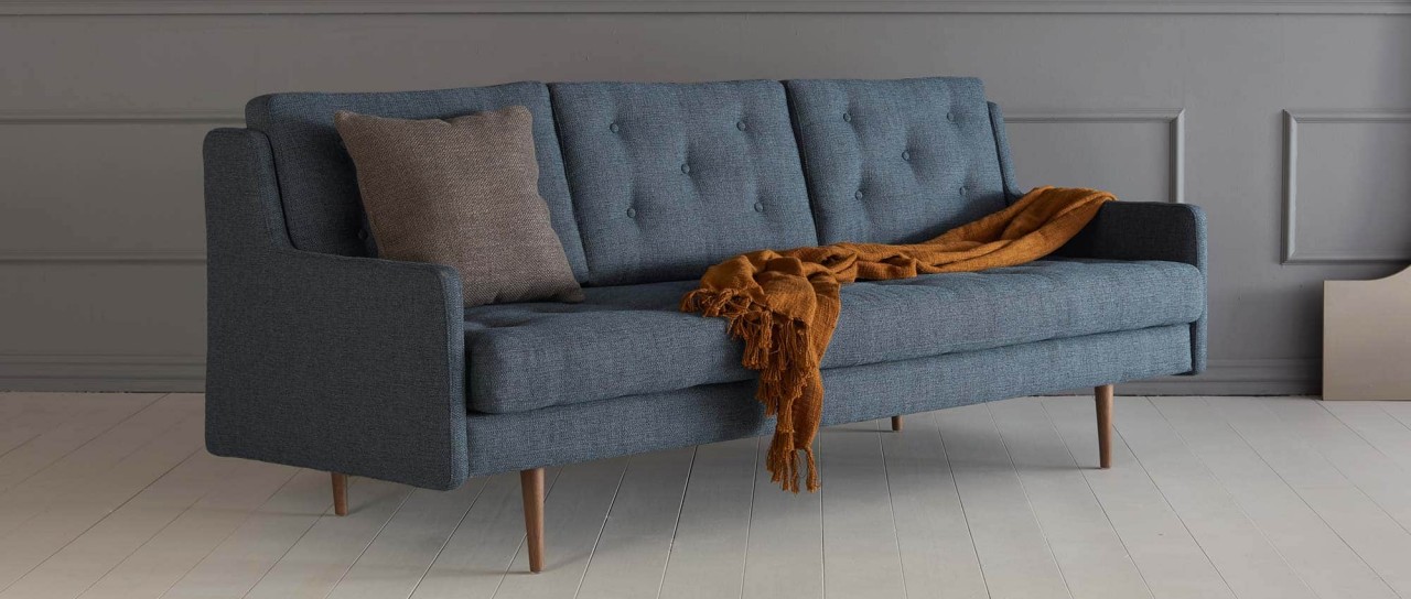 MALMÖ Designer Sessel mit Polsterarmlehnen und versteppten Rückenkissen