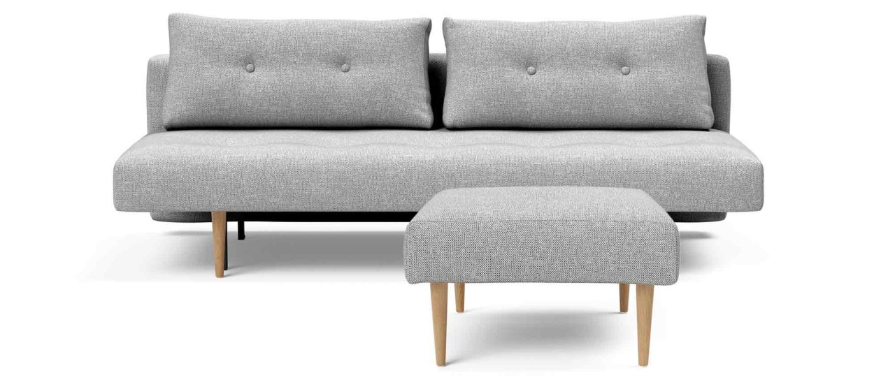 RECAST Hocker von Innovation mit hellen Styletto Holzfüßen