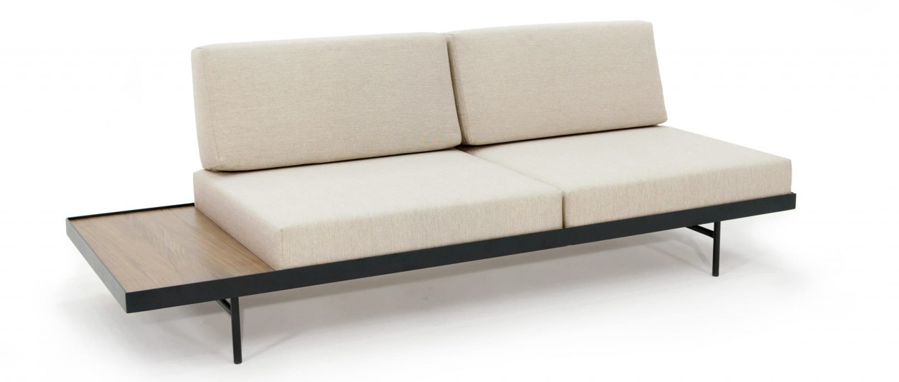 PURI Schlafliege, Daybed mit Holztisch von Innovation