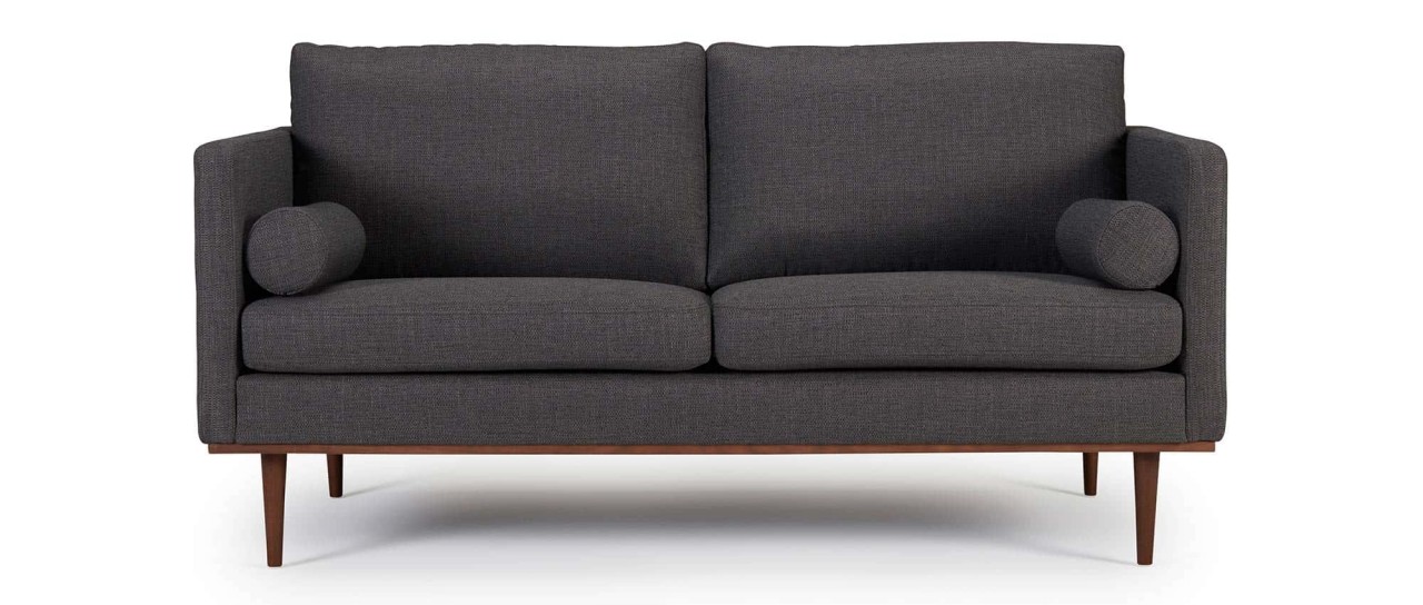 OSLO 2,5-Sitzer Designer Sofa mit Polsterarmlehnen und runden Seitenkissen