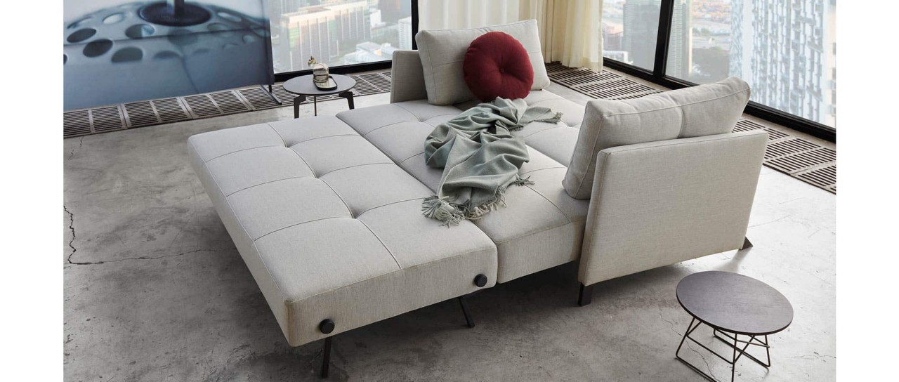 CUBED 02 Schlafsofa 160x200 cm mit Armlehnen von Innovation