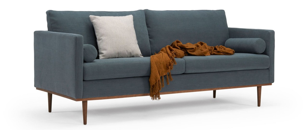 OSLO 2,5-Sitzer Designer Sofa mit Polsterarmlehnen und runden Seitenkissen