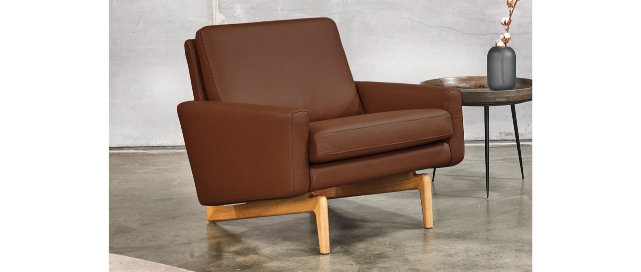 KOPENHAGEN Designer Sessel mit Polsterarmlehnen und Holzfüßen