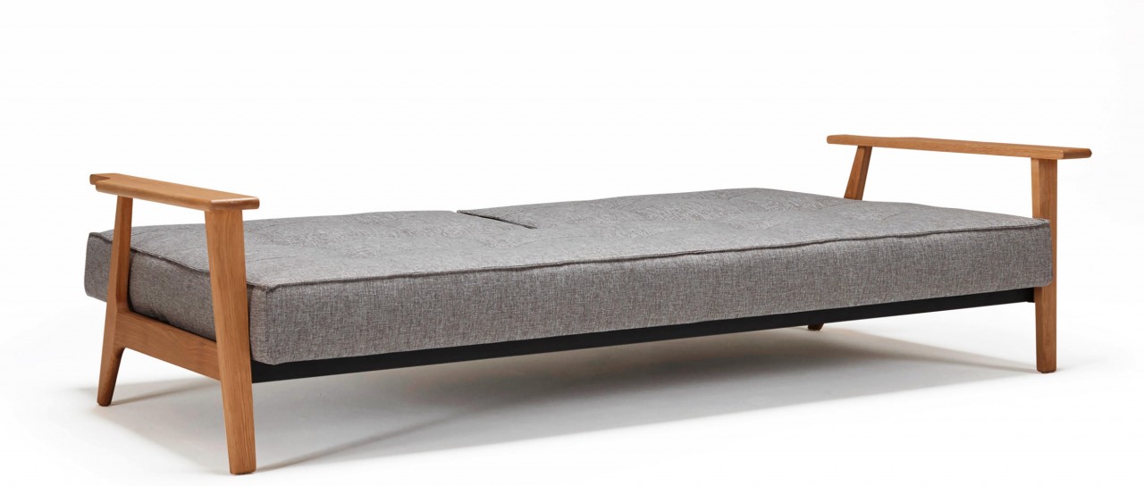 SPLITBACK Schlafsofa mit Frej und Lauge Holzarmlehnen von Innovation