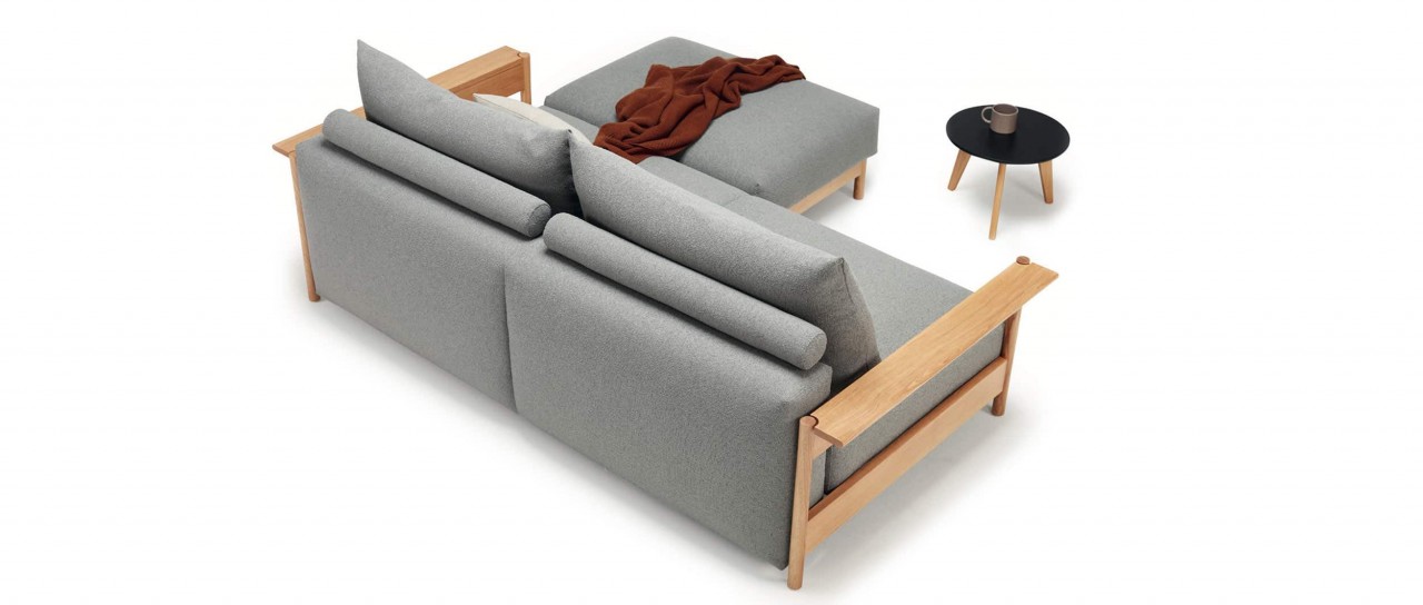 MALLOY WOOD Schlafsofa mit Holzarmlehnen von Innovation