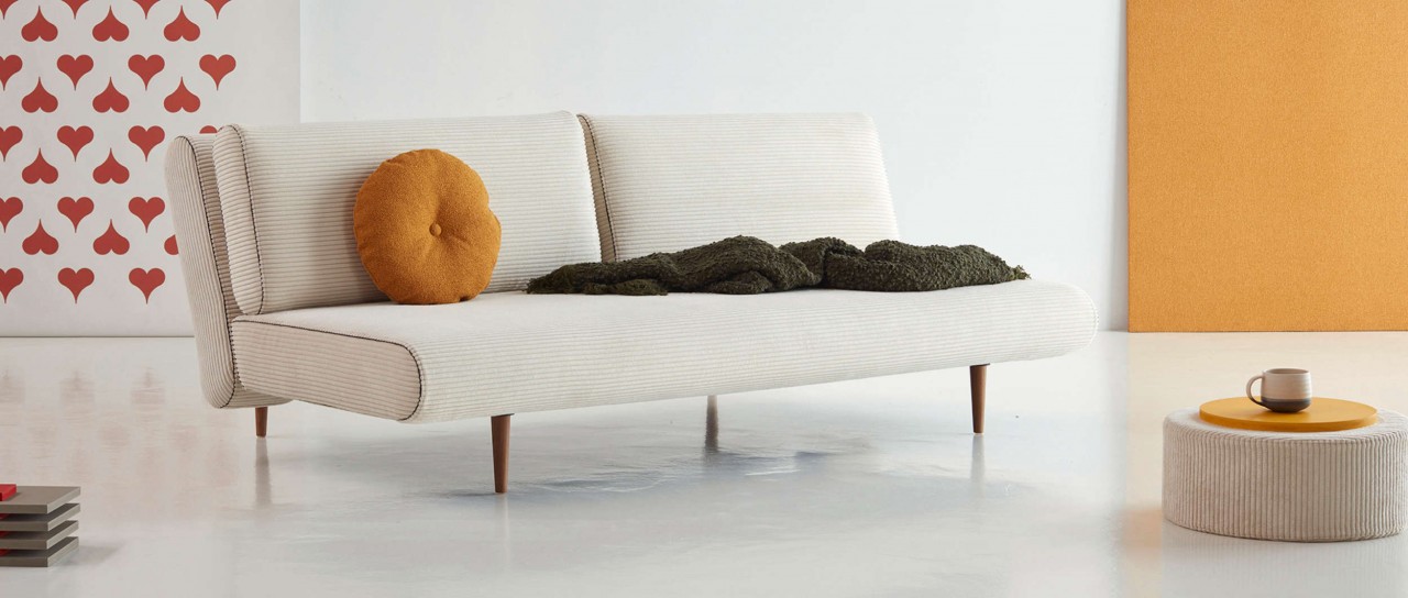 UNFURL LOUNGER Schlafsofa in diversen Stoffen von Innovation