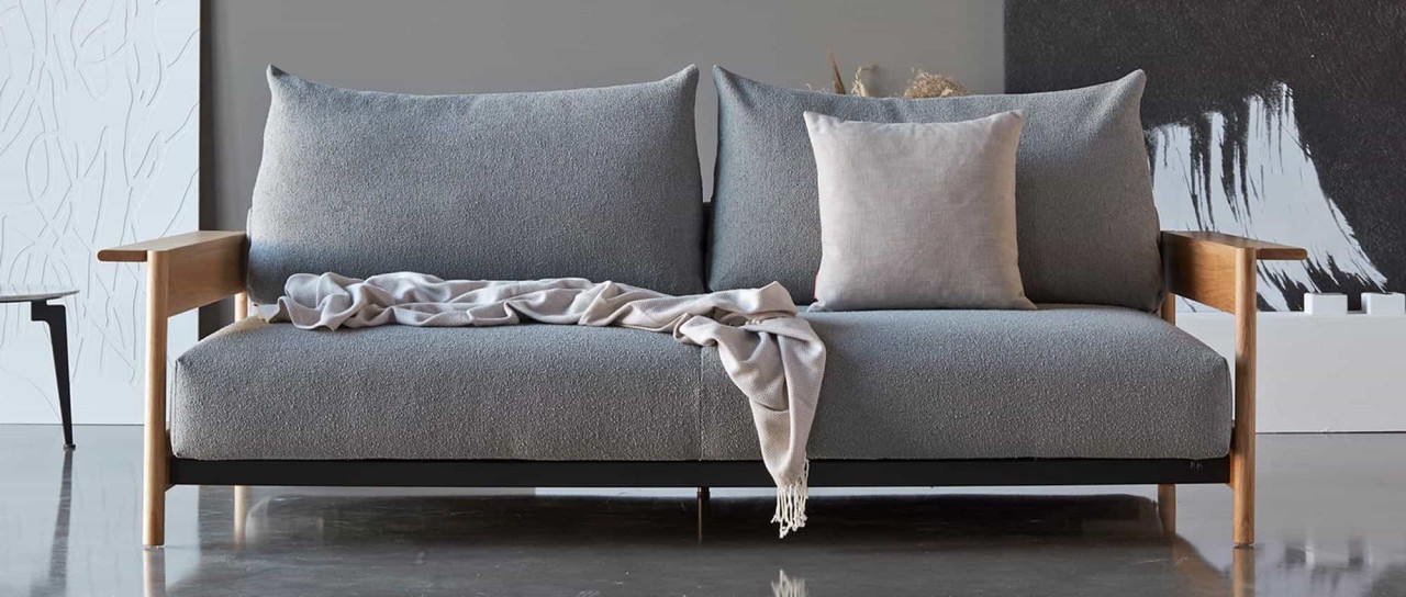 MALLOY WOOD Schlafsofa mit Holzarmlehnen von Innovation