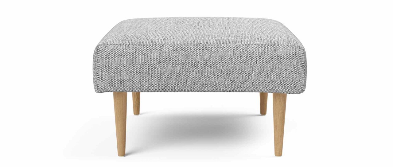 RECAST Hocker von Innovation mit hellen Styletto Holzfüßen