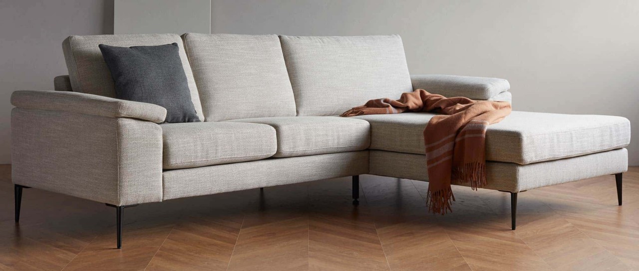 TRONDHEIM Designer Ecksofa mit Longchair, Holz- oder Metallfüßen in verschiedenen Größen