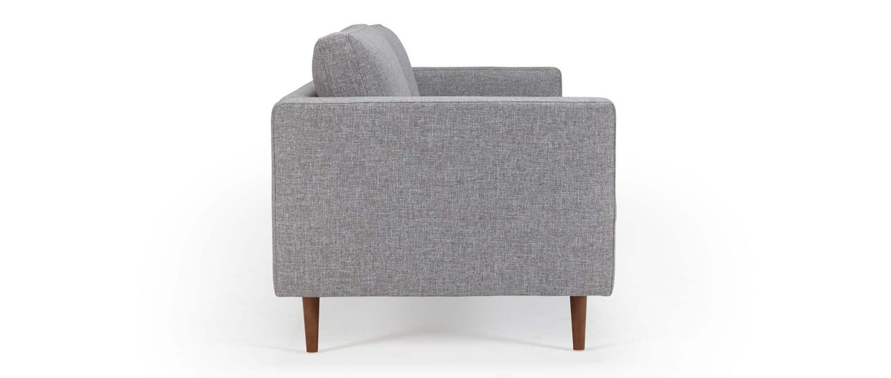 HALMSTAD 3-Sitzer Designer Sofa mit Polsterarmlehnen und Holzfüßen