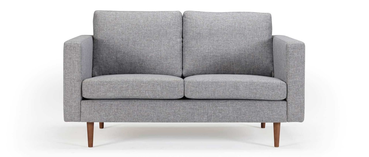 HALMSTAD 2-Sitzer Designer Sofa mit Polsterarmlehnen und Holzfüßen