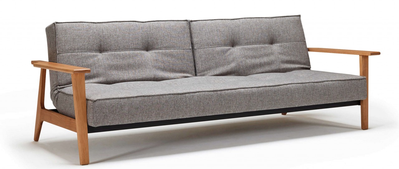 Innovation Schlafsofa SPLITBACK mit Frej und Lauge Holzarmlehnen