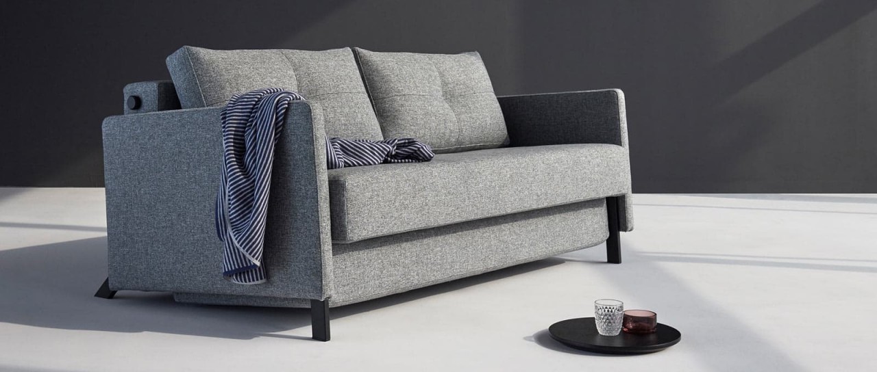 CUBED 02 Schlafsofa 160x200 cm mit Armlehnen von Innovation